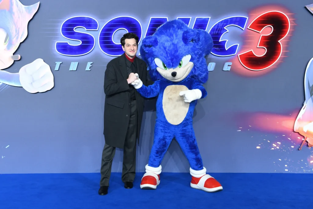 Đạo diễn Jeff Fowler tại buổi ra mắt phim Nhím Sonic 3 ở London.