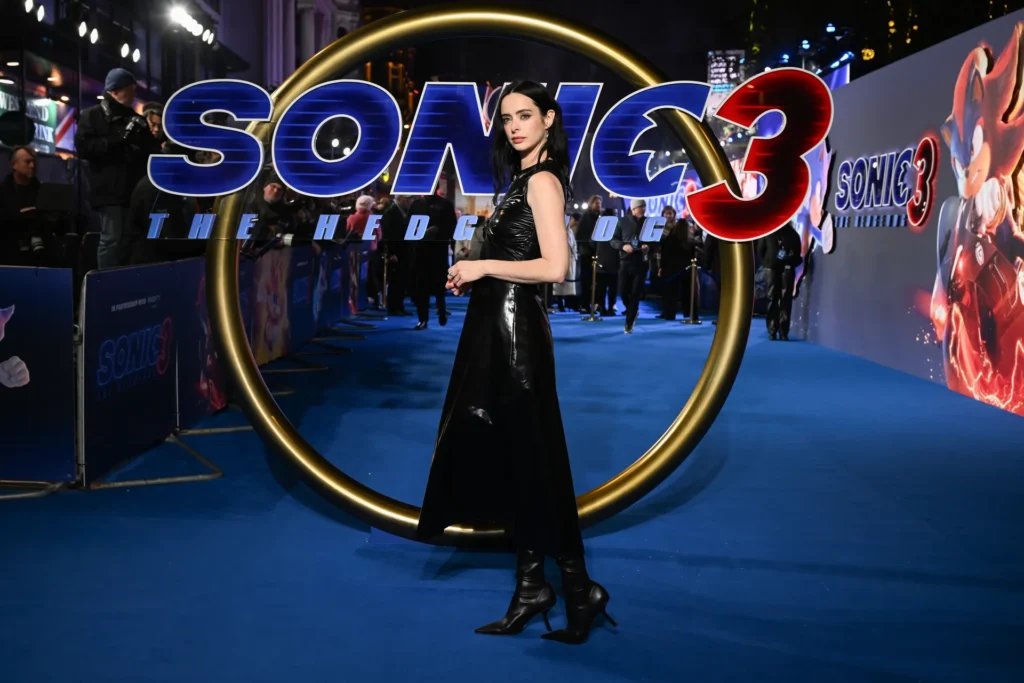 Krysten Ritter đóng vai sĩ quan Rockwell trong Nhím Sonic 3.