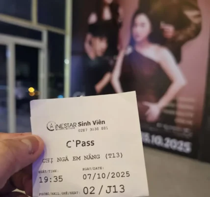 Review phim Chị Ngã Em Nâng